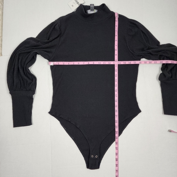 Forever 21 Plus Bodysuit Ribbed Black Knit Puff Long Sleeve NWT Size 2X - Picture 8 of 16